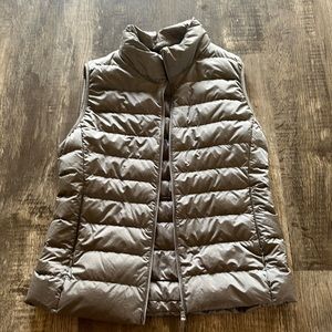 Women’s grey puffer vest
